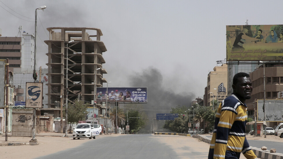 أطباء السودان: 56 قتيلا و595 إصابة جراء الاشتباكات