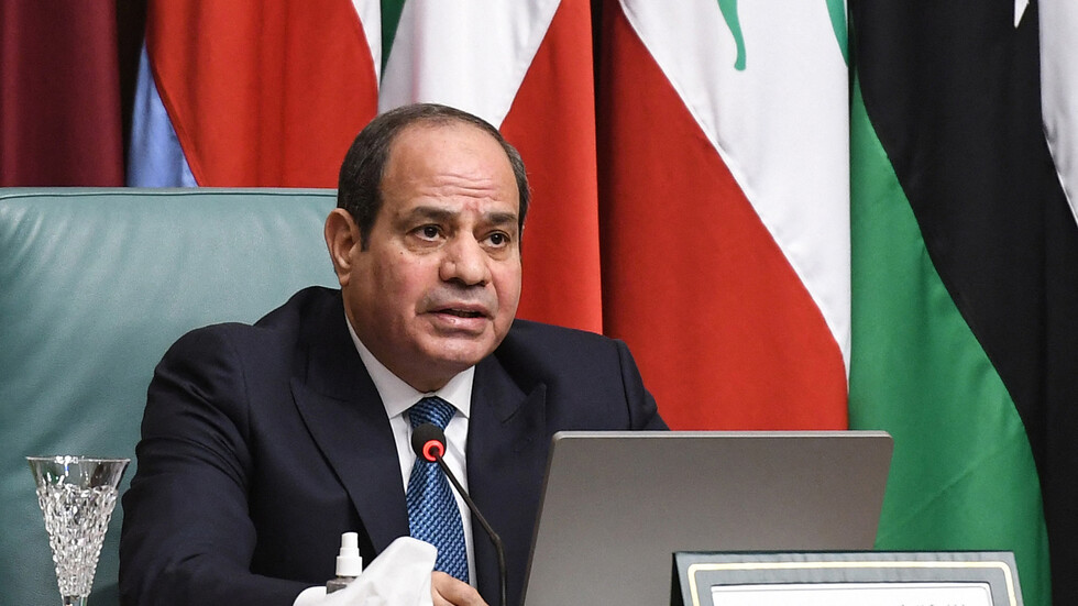 السيسي: مصر تسعى للحفاظ على عدم تصعيد الموقف بالسودان وما يجري فيه شأن داخلي
