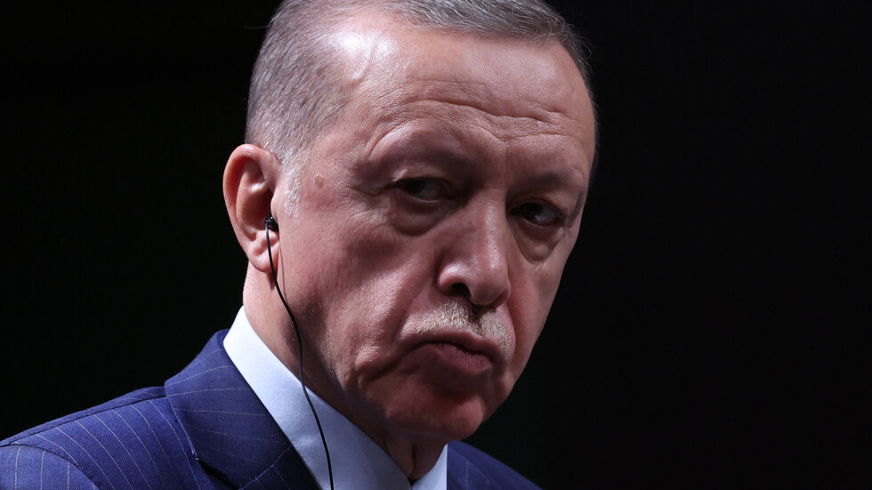 أردوغان يعرب عن قلقه حيال التطورات في تونس إثر توقيف رئيس حزب "النهضة" راشد الغنوشي