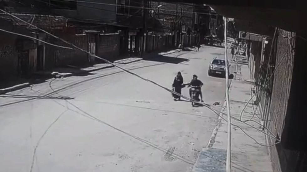 سوريا.. وفاة فتاة بعد تعرضها للسرقة في الشارع  بالحسكة (فيديو)