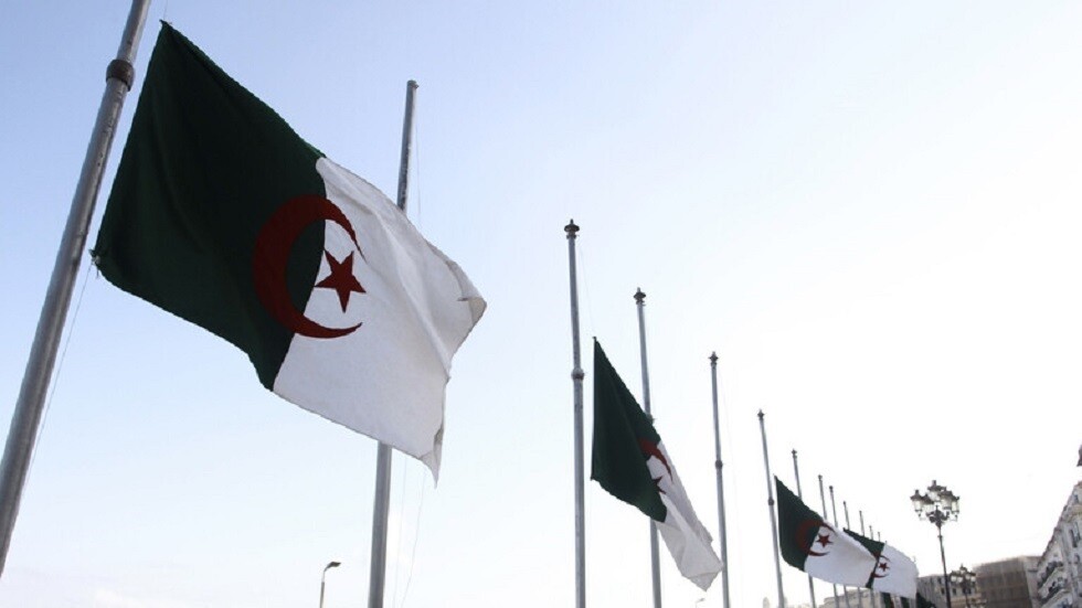 تعرض إمام مسجد في الجزائر للطعن