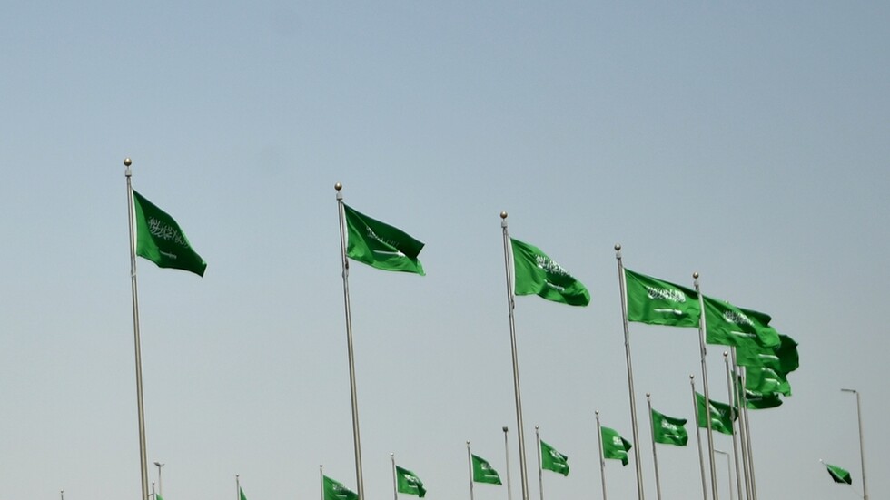 السعودية..  صور لولادة الجيل الأول من صغار الظباء في محمية "نيوم"