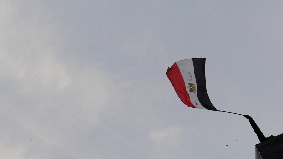 إصدار حكم بالسجن المؤبد بحق إعلامي مصري شهير