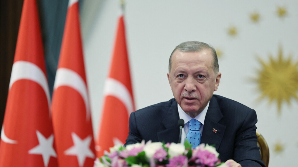 أردوغان يزف 
