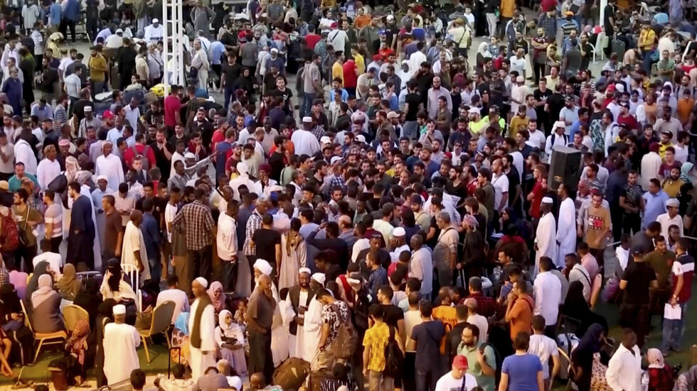 الأمم المتحدة تكشف عدد الفارين من السودان إلى دول مجاورة