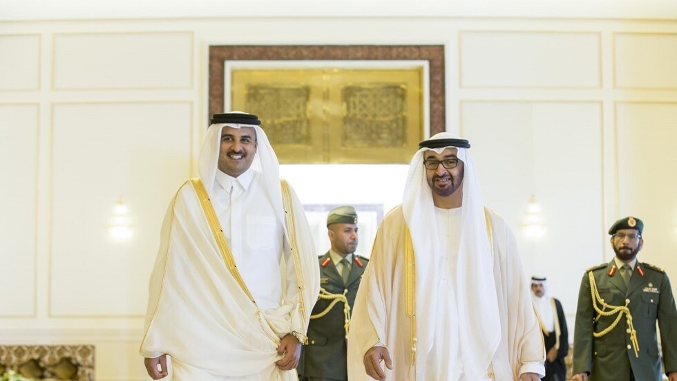 أمير قطر ورئيس الإمارات يبحثان العلاقات الثنائية والمستجدات الإقليمية والدولية
