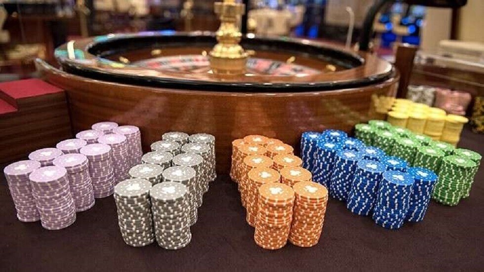 "بلومبيرغ": الإمارات قد تصبح أول دولة خليجية تشرّع القمار