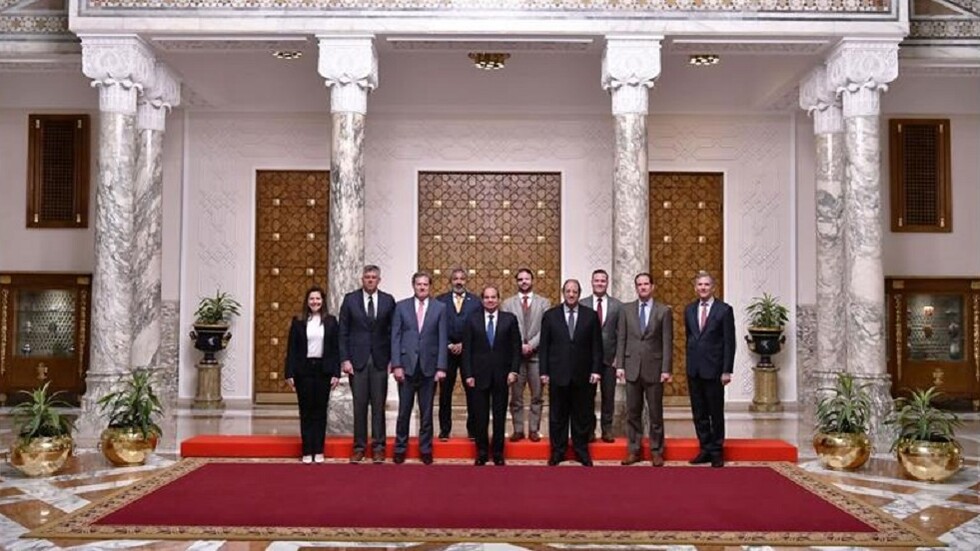 السيسي يؤكد للجنة الاستخبارات بالنواب الأمريكي أهمية استئناف المفاوضات بين فلسطين وإسرائيل