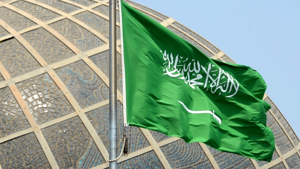 السعودية.. رسالة صوتية "زائفة" تتسبب في غضب عدد من المواطنين وتجمعهم في أبها