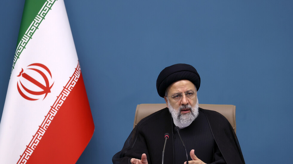 الرئيس الإيراني ورئيس الوزراء الباكستاني يفتتحان أول سوق حدودي مشترك (فيديو)
