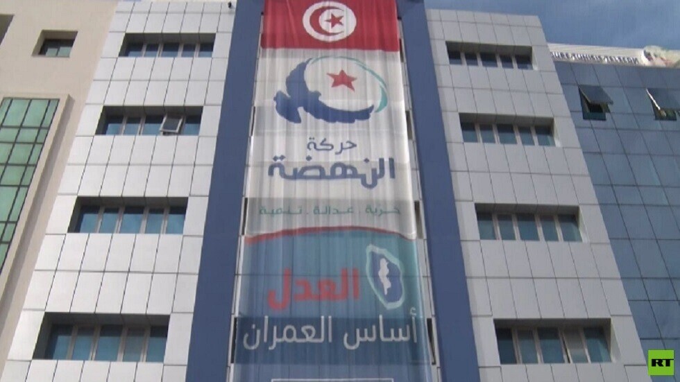 تونس.. حركة "النهضة" تندد باعتقال رئيسها الأسبق الصادق شورو