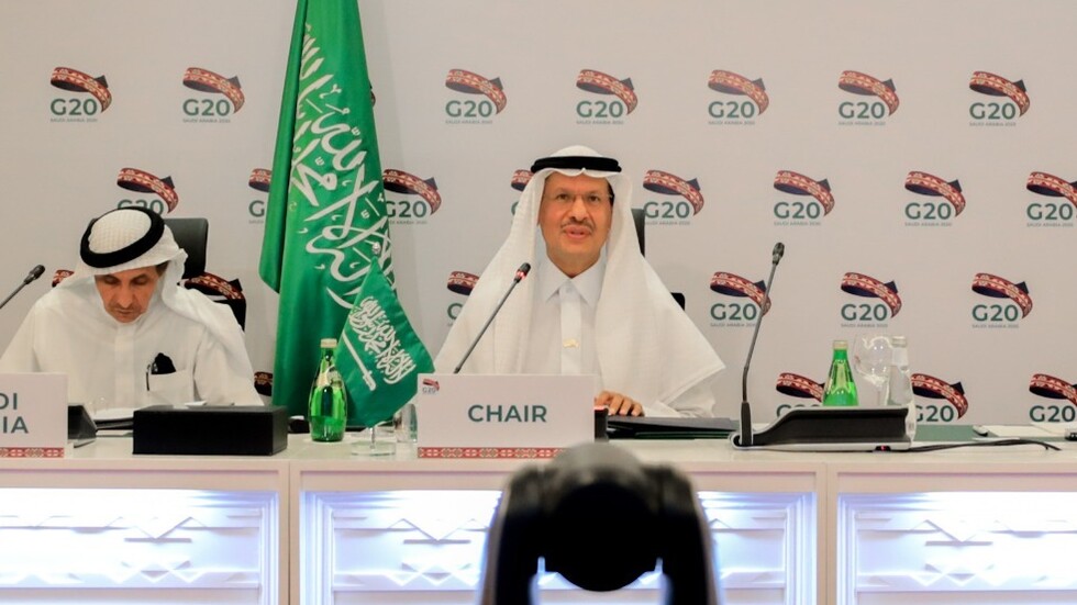 الأمير عبدالعزيز بن سلمان يحمل مؤسسة دولية مسؤولية 
