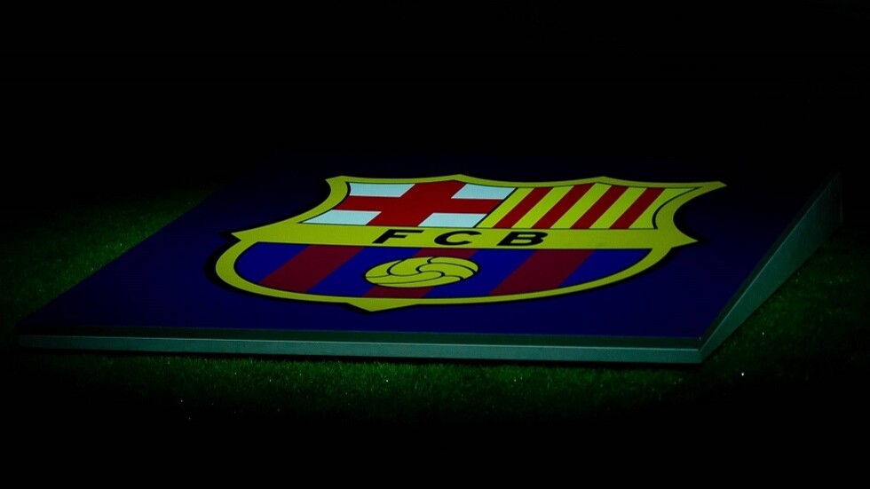 برشلونة يعلن رحيل نجم جديد من الحرس القديم (فيديو)