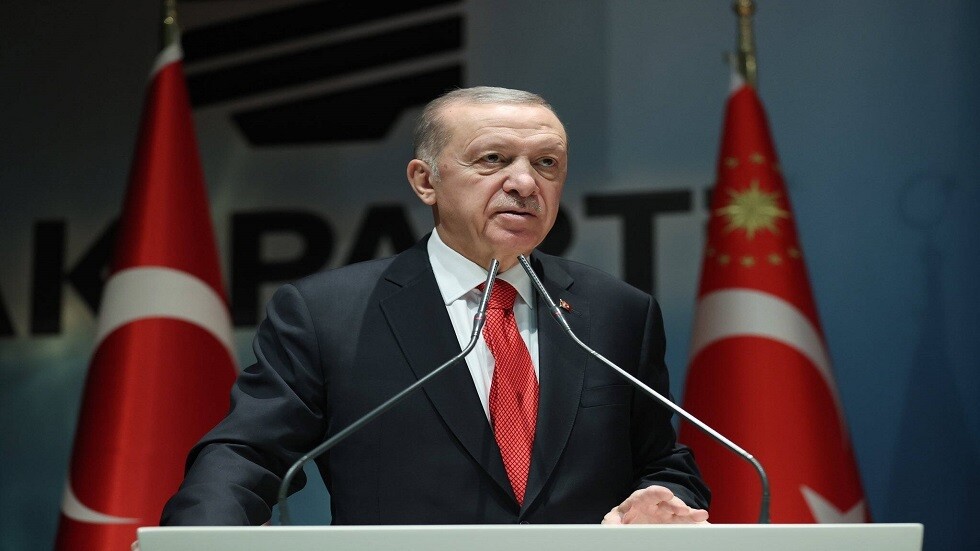 أردوغان يناشد النساء التركيات الحضور للجولة الثانية من الانتخابات الرئاسية