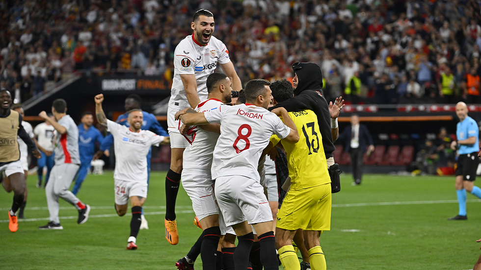 الدوري الأوروبي.. المغربي بونو يقود إشبيلية إلى اللقب على حساب روما