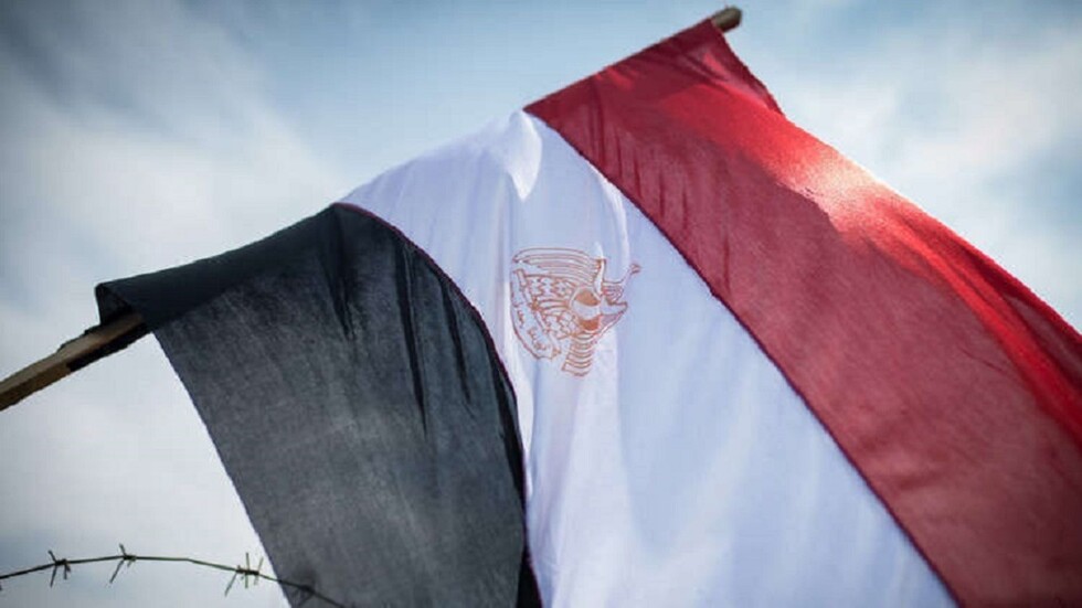 مصر.. خطأ طبي يتسبب في وفاة وزير صحة سابق