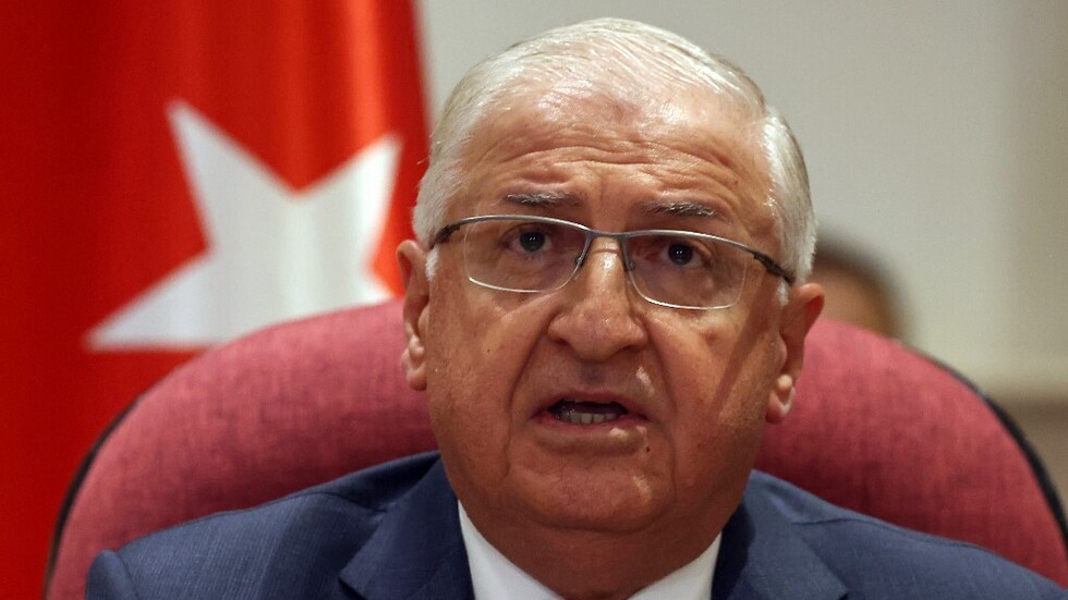 وزير الدفاع التركي الجديد: مكافحة الإرهاب على رأس أولوياتنا