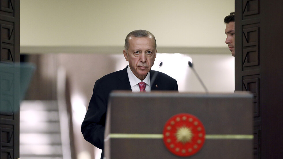 أردوغان يخطط لطرح تعديل الدستور التركي على البرلمان