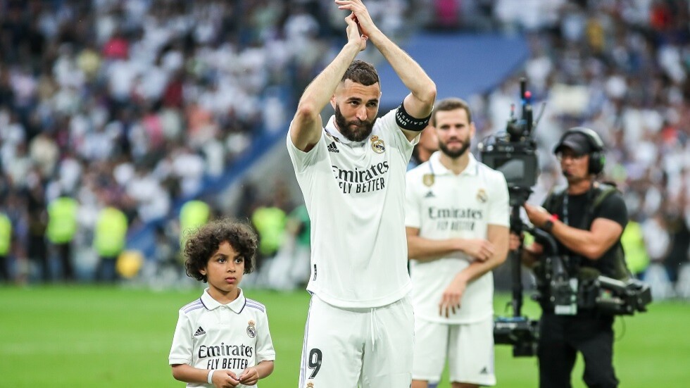 رسميا.. الاتحاد السعودي يعلن التعاقد مع بنزيما (فيديو)