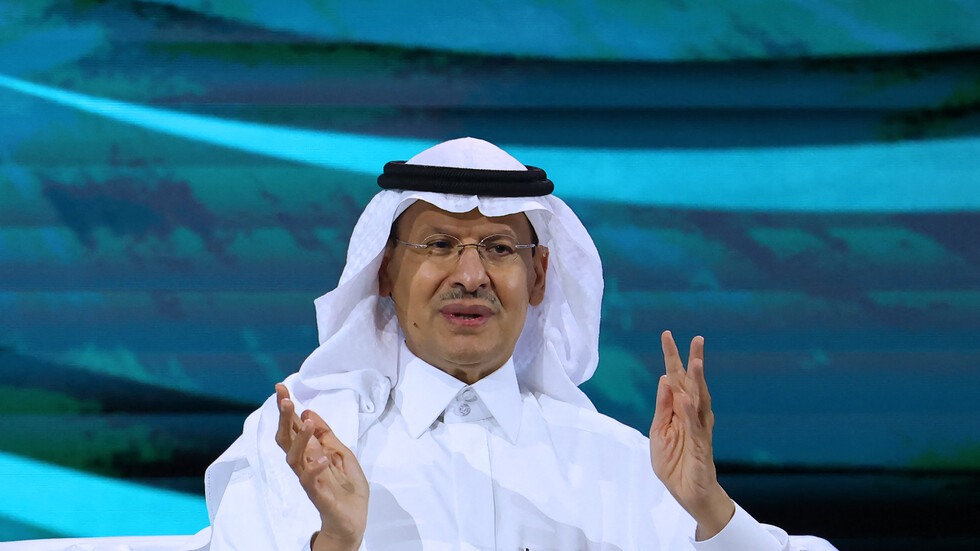 بالفيديو..الأمير عبد العزيز بن سلمان يكشف منهجية السعودية في الاستثمارات العالمية