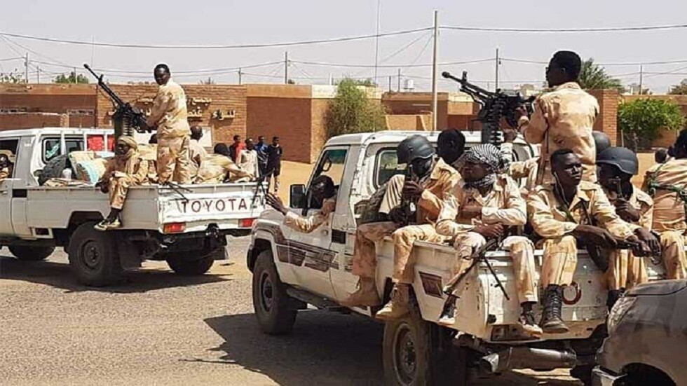 رويترز نقلا عن مصدرين حكوميين: مقتل والي غرب دارفور في الجنينة