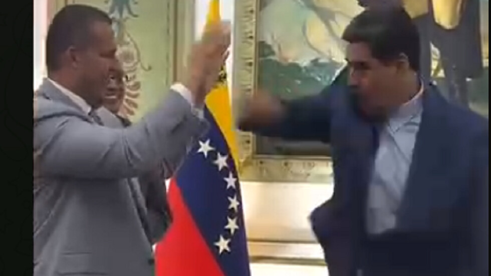 مادورو يظهر مهاراته في الملاكمة