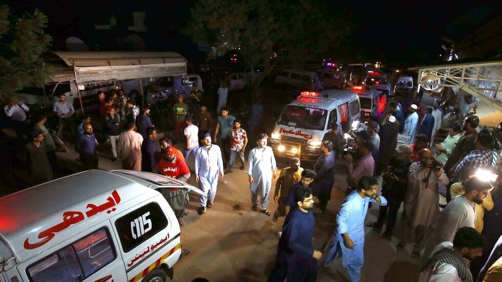 باكستان: 12 قتيلا و8 جرحى بانقلاب حافلة في جبال الملح