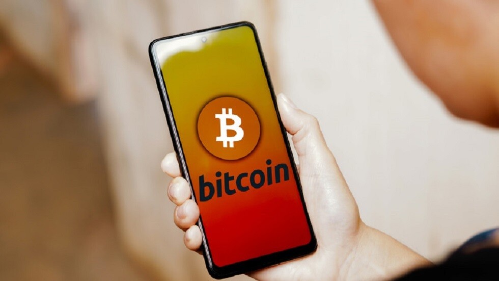 "بيتكوين" تسجل أعلى قيمة لها منذ أبريل الماضي وتتجاوز 31 ألف دولار