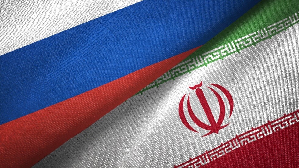 إيران.. مدمرة روسية ترسو في ميناء أنزلي شمال البلاد (صورة)