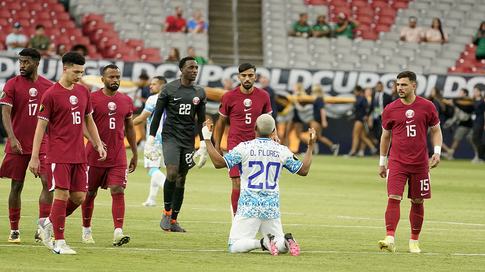 الكأس الذهبية.. منتخب قطر يتعرض لصدمة جديدة (فيديو)
