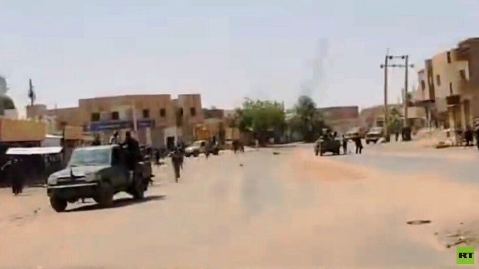 السودان.. قوات العمل الخاص تنفذ عمليات في منطقة أم درمان (فيديو)