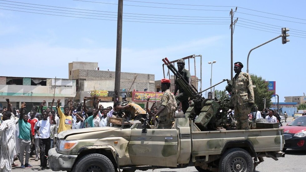 الجيش السوداني يقصف مناطق تمركز قوات الدعم السريع في أم درمان