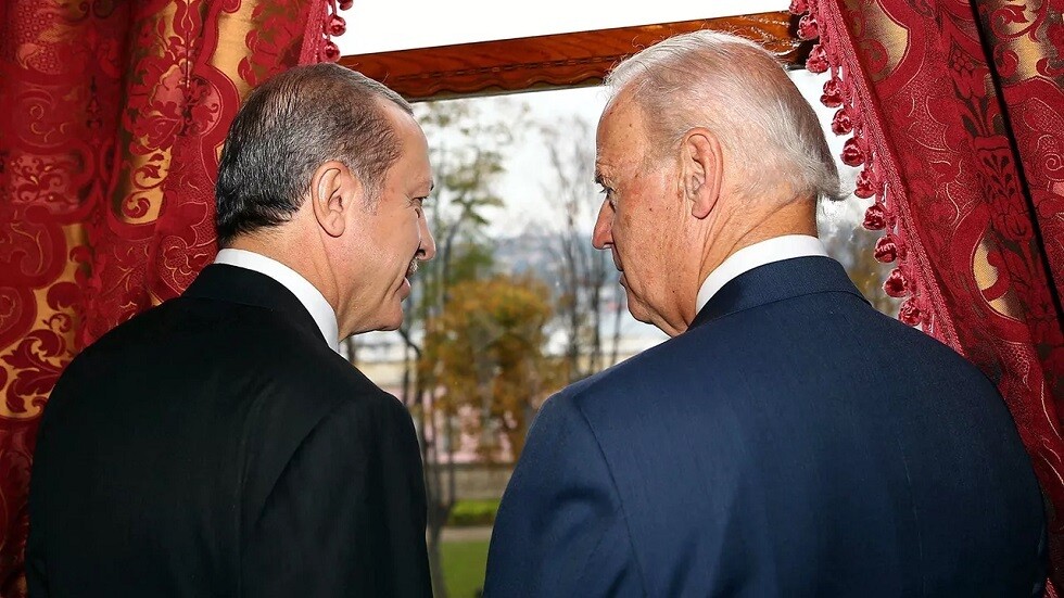 أردوغان وبايدن يتحادثان حول عضوية أوكرانيا والسويد في الناتو وتوريد طائرات إف-16