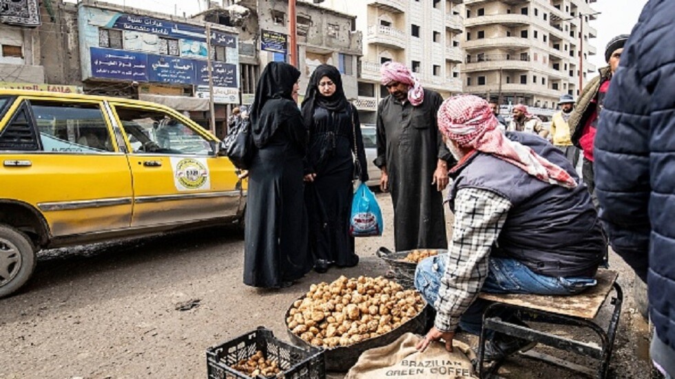ظهر حاملا رأسا مقطوعة في الرقة بسوريا.. إسبانيا تحاكم مغني راب مصري بريطاني بسبب انتمائه لـ"داعش"