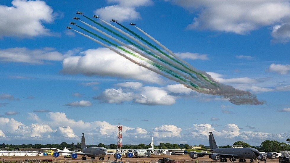 فريق الصقور السعودية يفتتح المعرض الجوي العالمي "RIAT 2023" في بريطانيا (صور + فيديو)