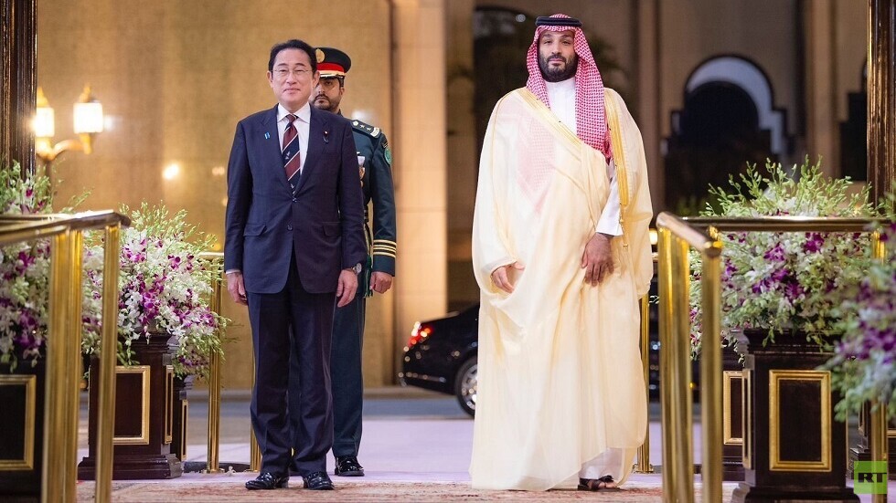 ولي العهد السعودي يستقبل رئيس وزراء اليابان ويعقدان جلسة مباحثات رسمية