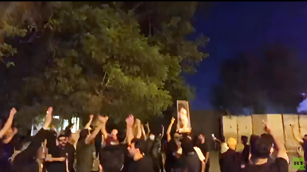 مراسلنا: بدء توافد المتظاهرين إلى المنطقة الخضراء احتجاجا على حرق القرآن والعلم العراقي في الدنمارك