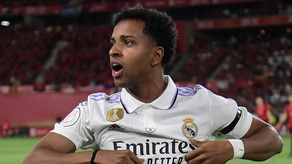 رودريغو يشعل حماس جمهور ريال مدريد بـ"صورة وحرفين" مع مبابي