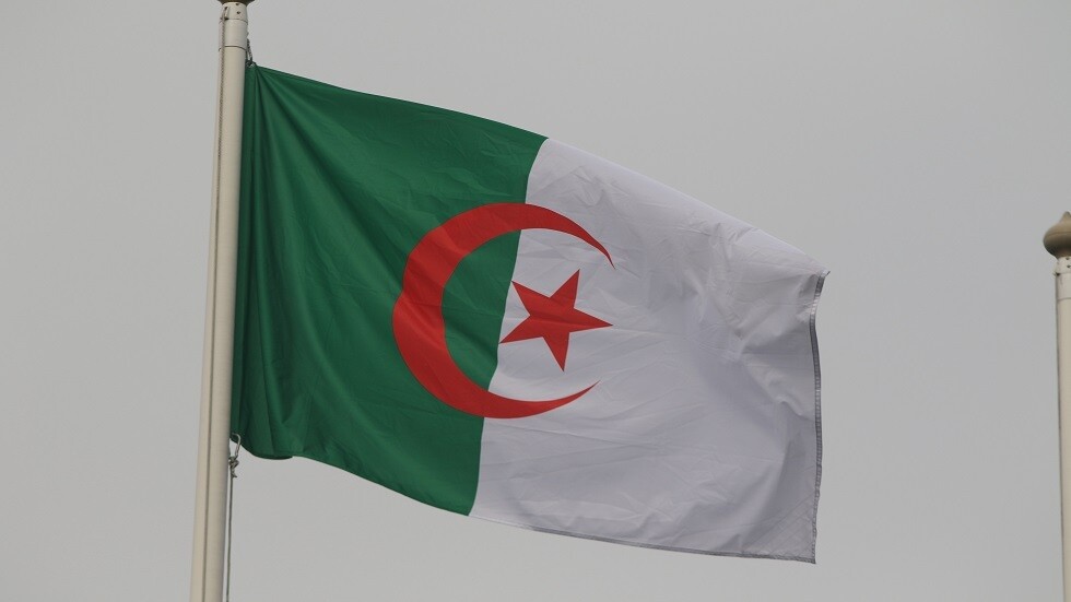 وزير الخارجية الجزائري يستقبل ممثلي دول مجموعة "بريكس" ويبحث معهم انضمام الجزائر