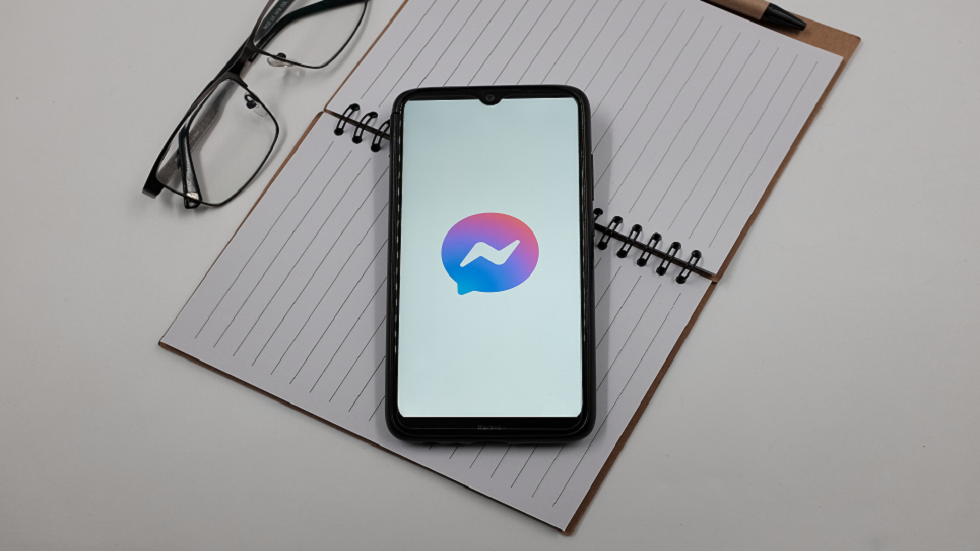 Meta تتخلى عن "فيسبوك مسنجر" في سبتمبر!