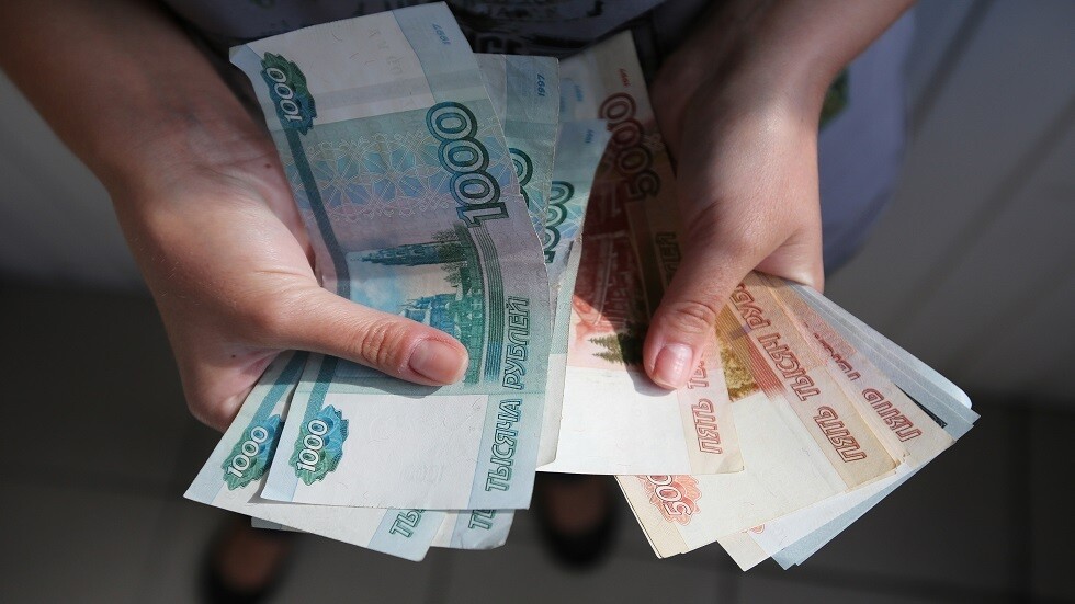 صحيفة أمريكية تقارن بين مكاسب روسيا وخسائر الولايات المتحدة خلال عام واحد