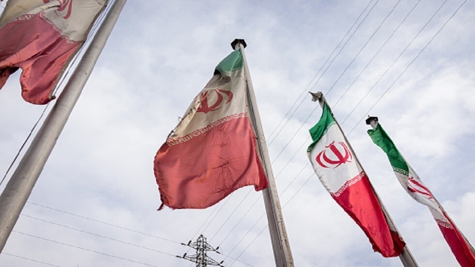 إيران.. القضاء يلاحق صاحب أغنية "روسريتو"