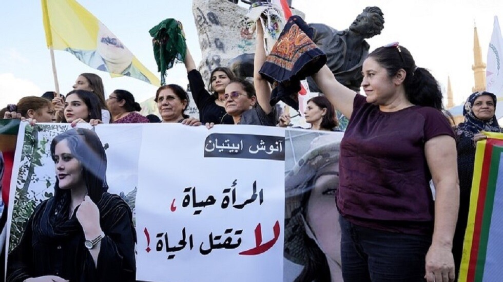 وفاة إيراني من بين المحتجزين في الاحتجاجات عقب وفاة 