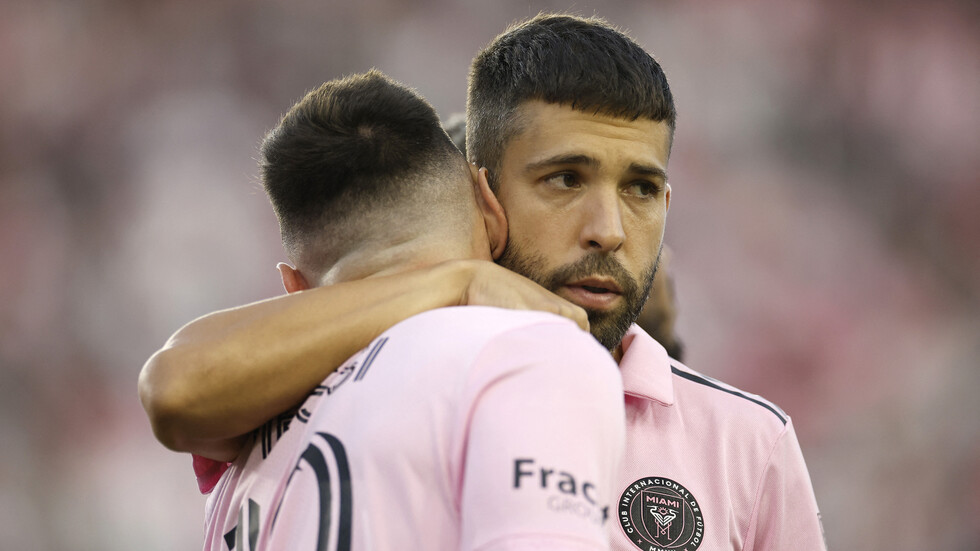 رسميا.. جوردي ألبا يعتزل اللعب الدولي مع منتخب إسبانيا