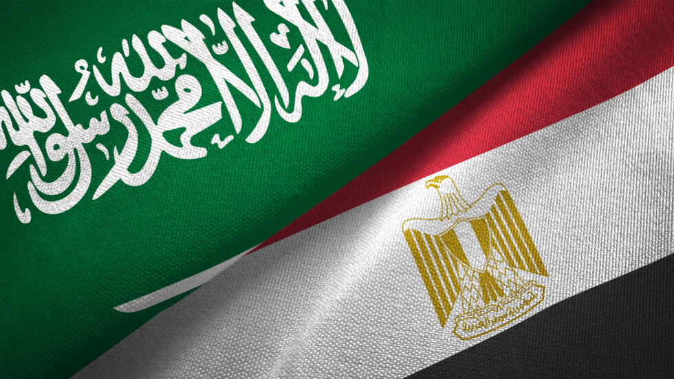 عقب جدل كبير.. فنان مصري شهير يهدي أغنية خاصة للسعودية