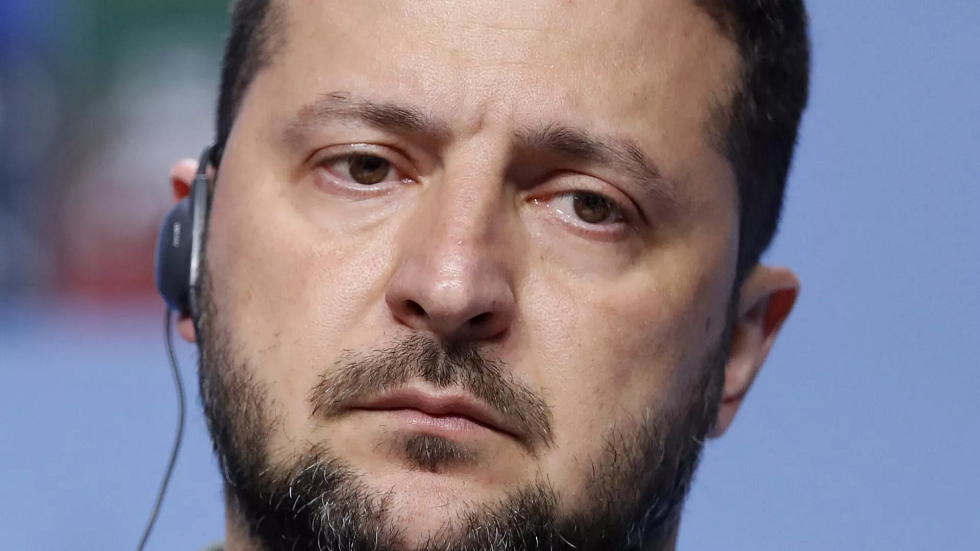تصريحات زيلينسكي حول الوضع في الجبهة يثير سخرية مستخدمي منصة "إكس"