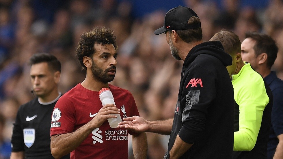 هل تمزح معي؟.. رد كلوب على رحيل محمد صلاح في الشتاء