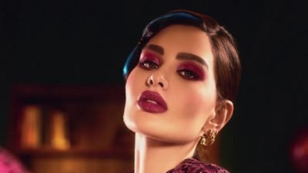 فاشينيستا كويتية تعتذر للشعب السعودي بعد فيديو أثار جدلا كبيرا (فيديو)