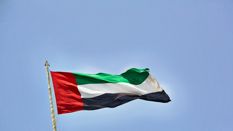 الإمارات تمنح فنانا خليجيا شهيرا جنسيتها والأخير يعلق: طلعت من دار لدار (صورة)