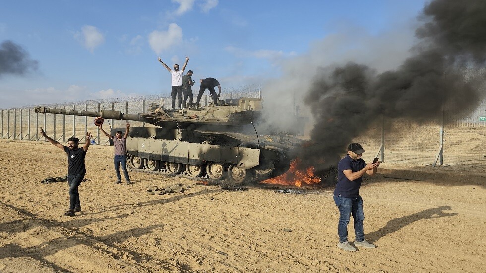 القناة 12 العبرية: قائد كبير في الجيش الإسرائيلي أسير لدى الفصائل الفلسطينية في قطاع غزة